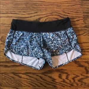 Lululemon size 4 Speed Up Shorts EUC
